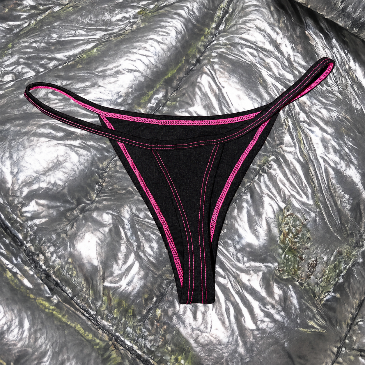 vraki skase - PINK THREADS
