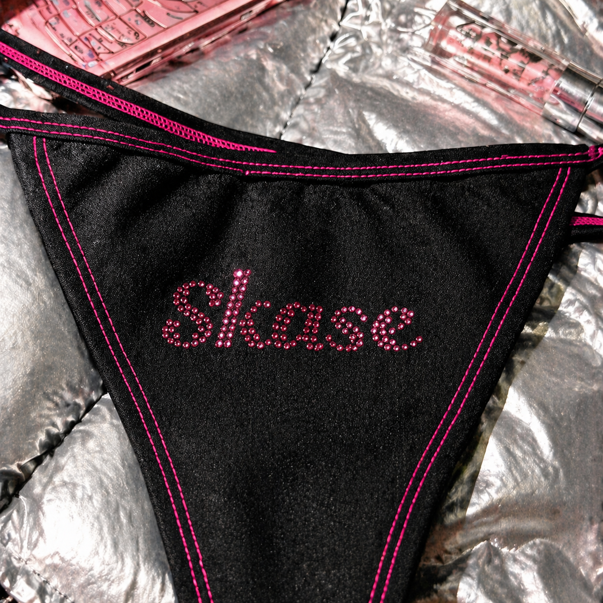vraki skase - PINK THREADS